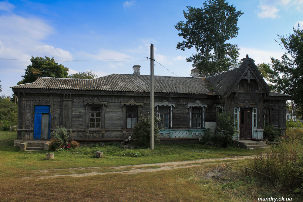 Земська лікарня Спасо - Преображенська церква, Дерево кохання, Мошни і Мошногірський парк