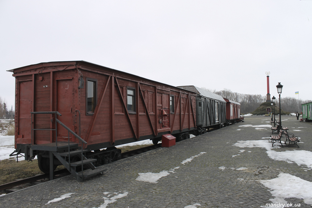 Меморіал пам'яті героїв Крут Крути