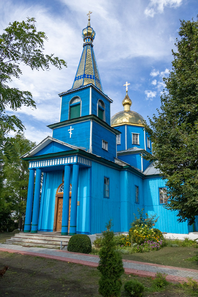 церква Повстин