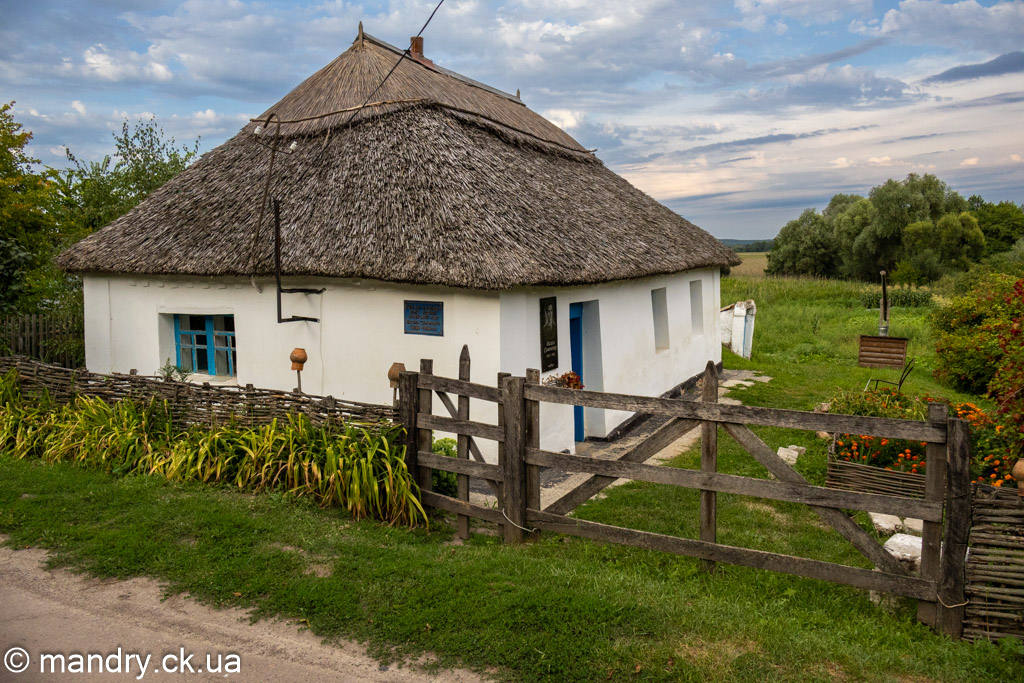 Садиба-музей В. Симоненка в селі Біївці