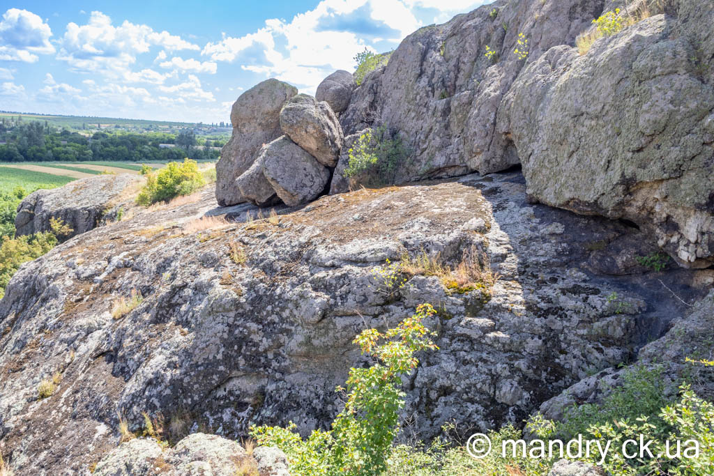 Лозуватські скелі